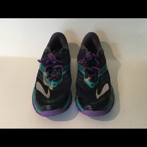 Brooks PureGrit 5, women’s trail running shoes.